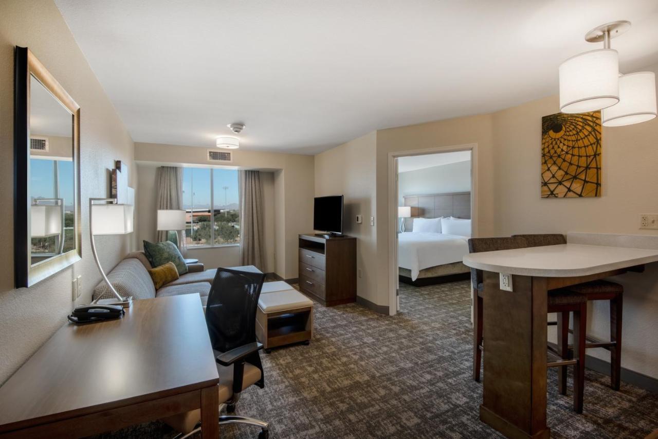 One-Bedroom King Suite,1038636568:JPEG