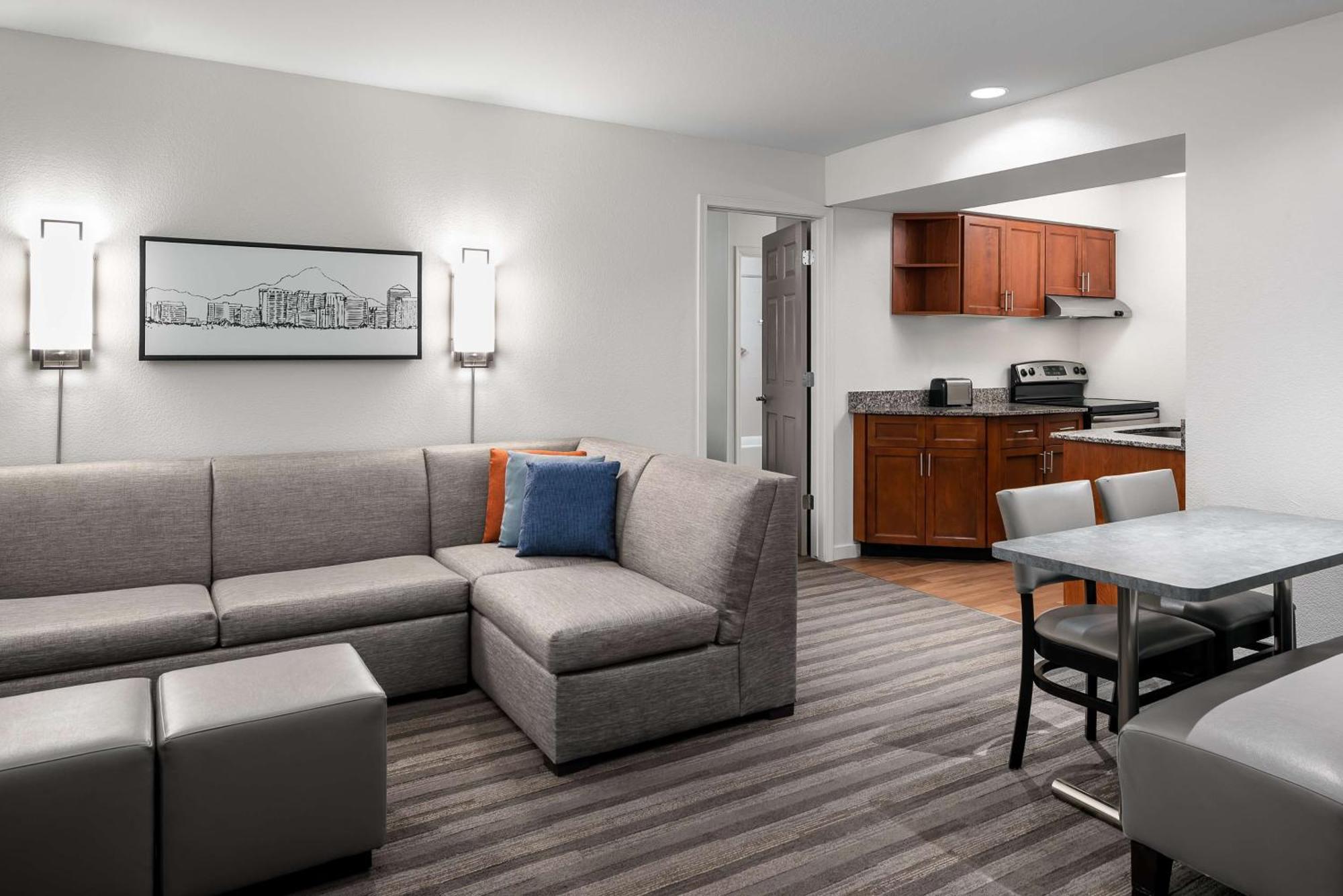 Two-Bedroom Suite,1275931402:JPEG