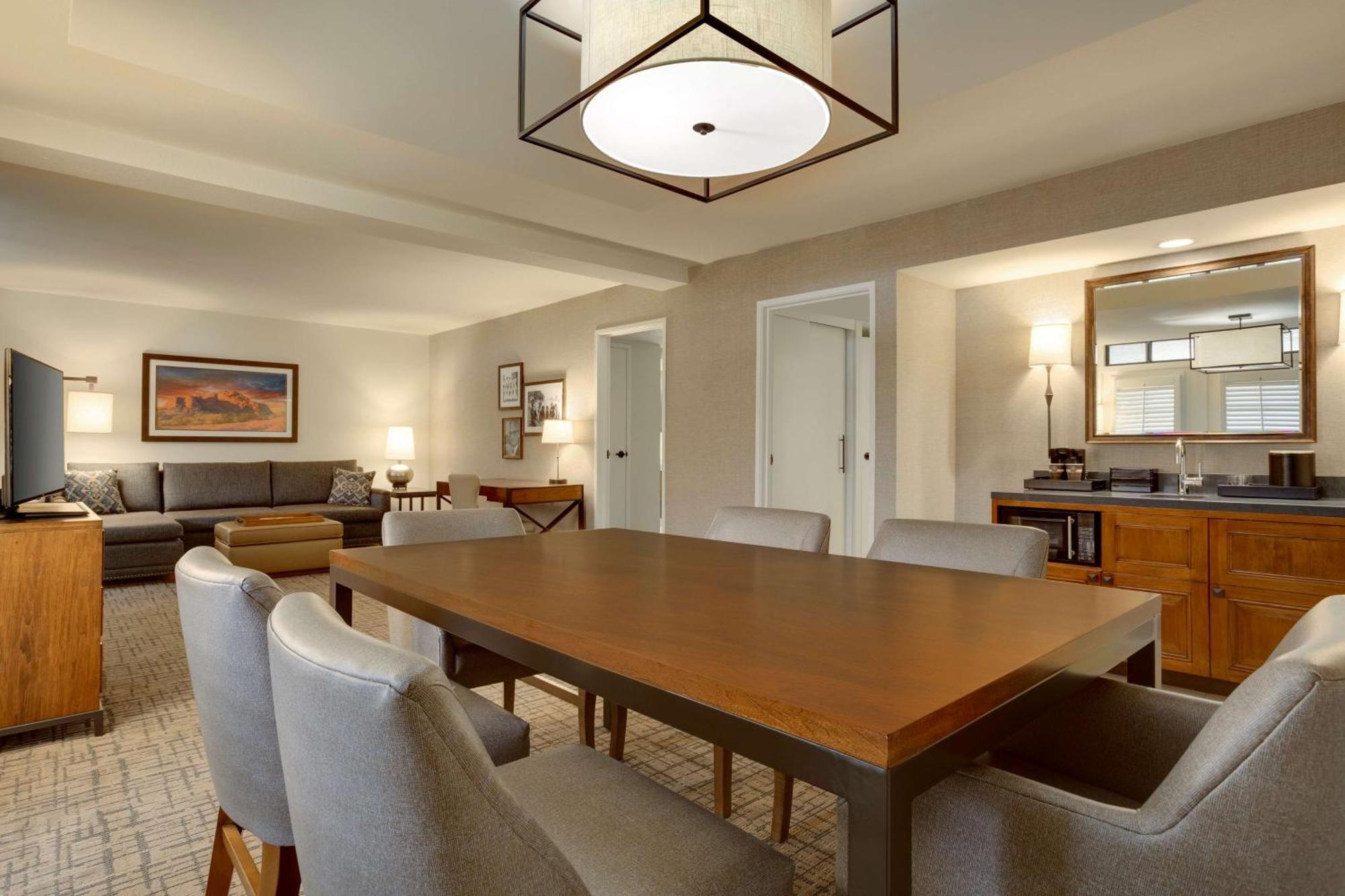 Two-Bedroom Suite,575400663:JPEG