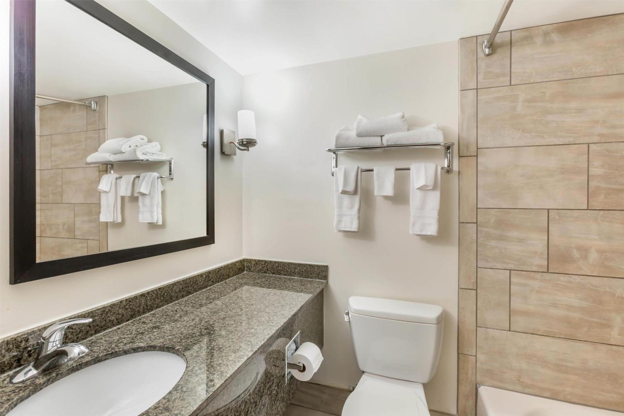 Two-Bedrooms King Suite